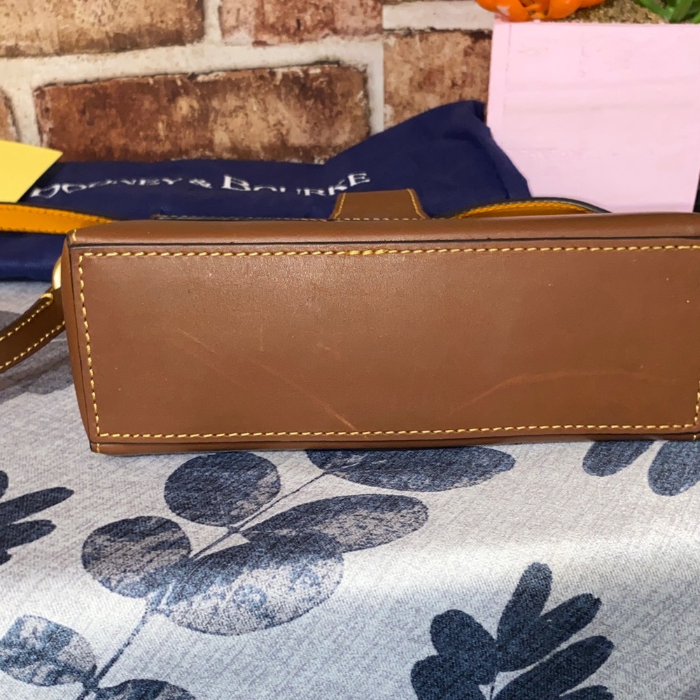 Dooney & Bourke Brown Kyra shoulder bag  Bag - Picture 5 of 5